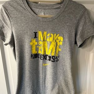 Nike women’s dri-fit cotton tee, size M